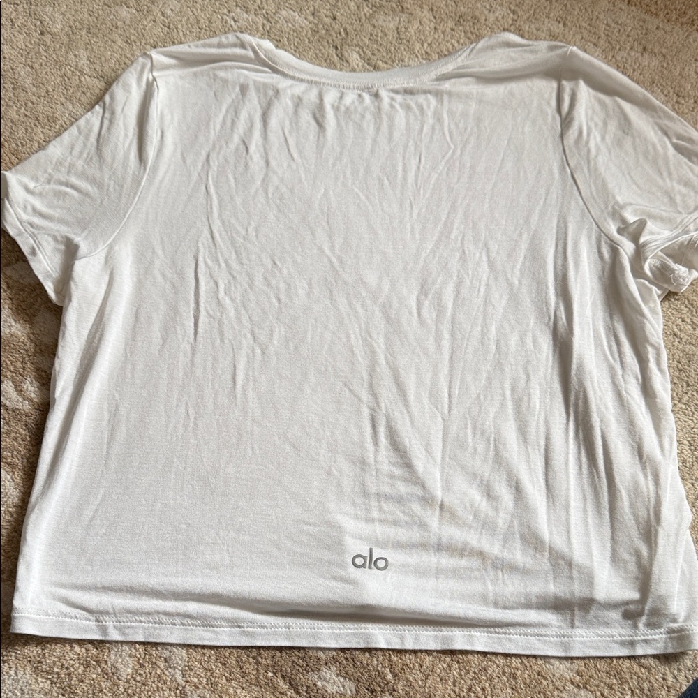 ALO Yoga Classic White Short Sleeve Tee